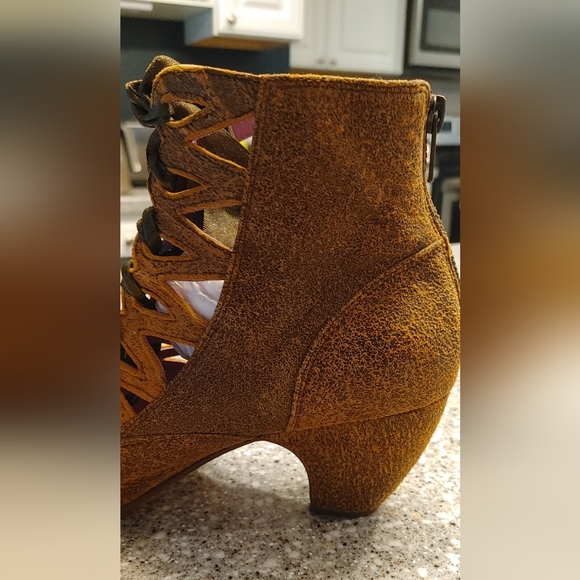 Anthropologie leather retro style ankle boots by Gee Wawa 9 - Picture 10 of 13